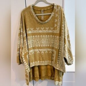 Magnolia Pearl💫 Bandana Francis Pullover - Goldrush